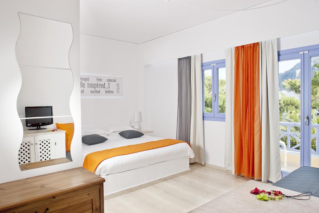 Acqua Vatos Santorini Hotel Kamári Habitación foto